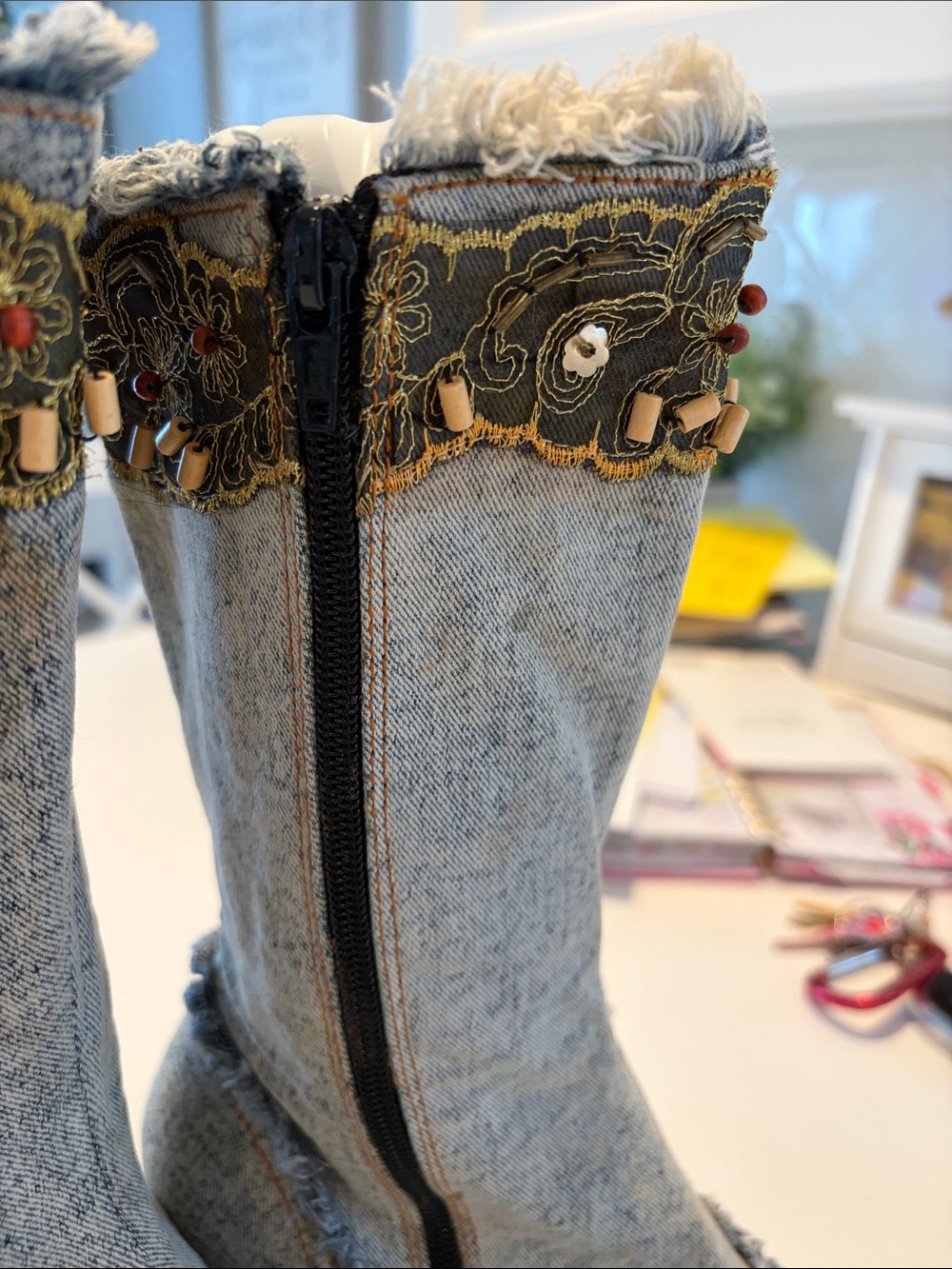 Emilia Schuhe size 39, 8.5 denim accessorized boots - Picture 3 of 9